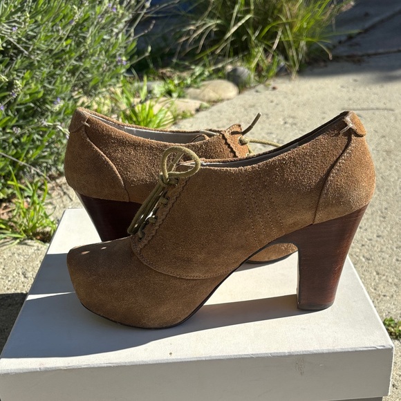 Hinge Brown Hochbarise Lea Suede Lace-Up Bootie/Heels. EUC. Sz 8 - Picture 8 of 11